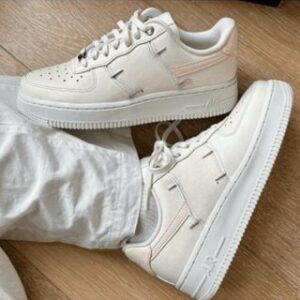N1ke sneakers y