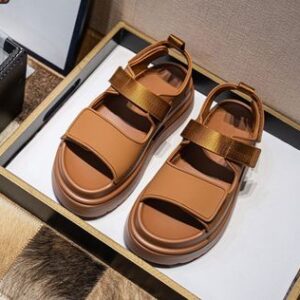 Uu g sandals y