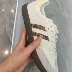 Ad1d@s sneakers y