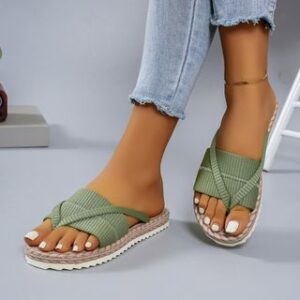 W0men's slides y